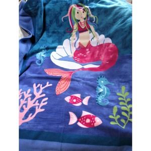 Mermaid fleece blanket, mermaid bedding, mermaid bedroom